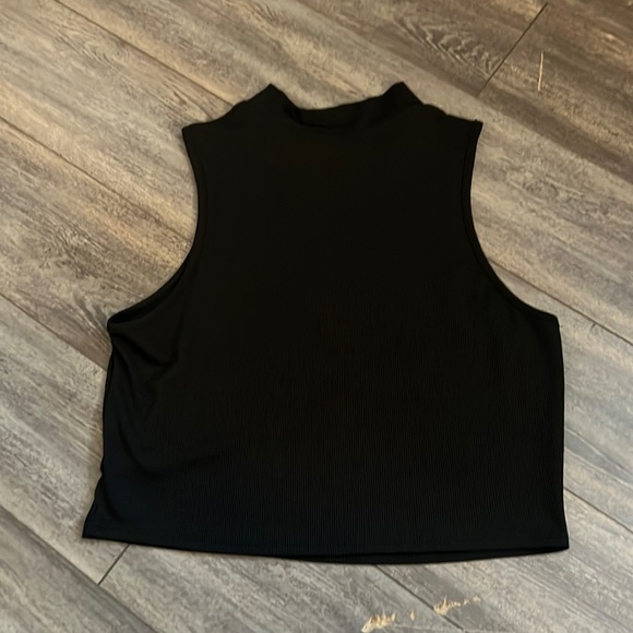 Cropped Mock Neck Tank - 1XL - Picture 1 of 2